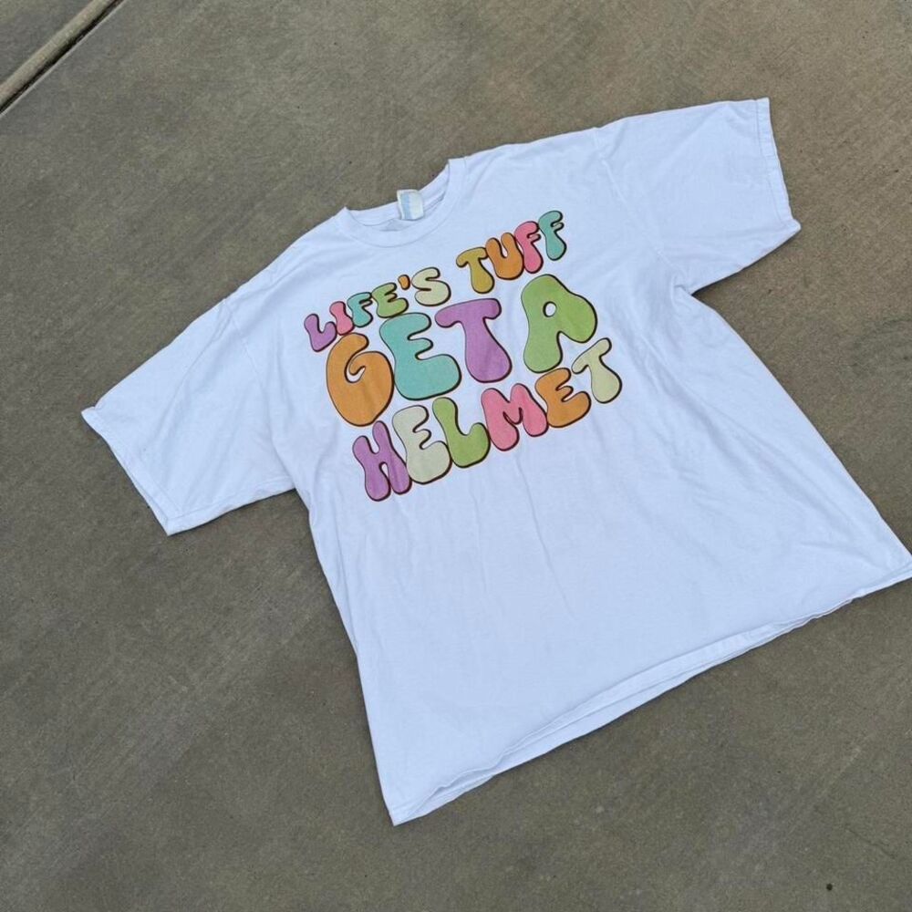 White cropped Life's Tuff Getta Helmet graphic tee- size 2XL